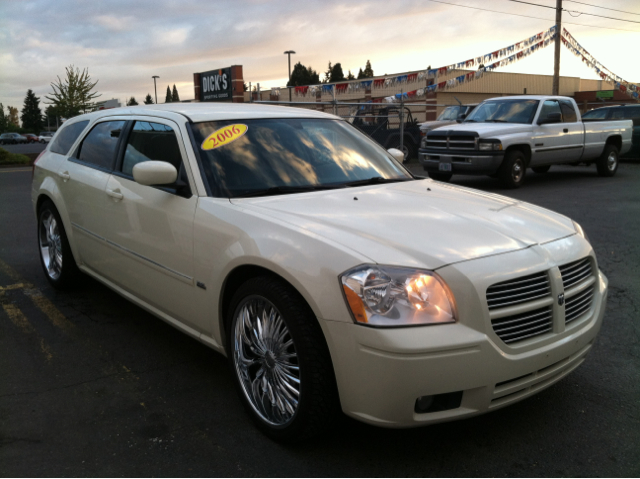 2006 Dodge Magnum S