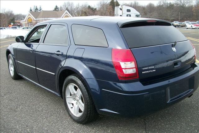 2006 Dodge Magnum S