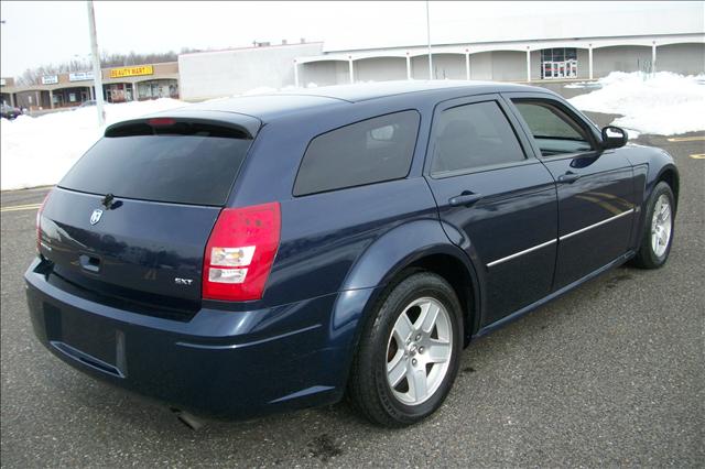 2006 Dodge Magnum S