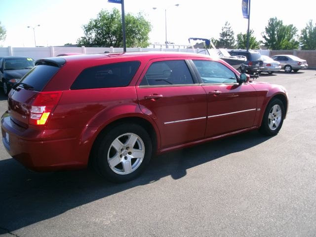 2006 Dodge Magnum S