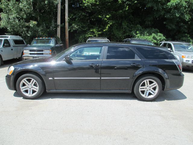 2006 Dodge Magnum S