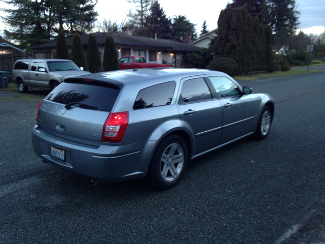 2006 Dodge Magnum Deluxe Convertible