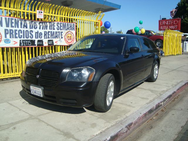 2006 Dodge Magnum SE