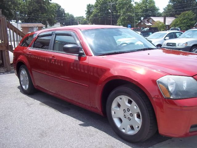 2006 Dodge Magnum SE