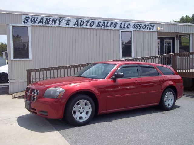 2006 Dodge Magnum SE