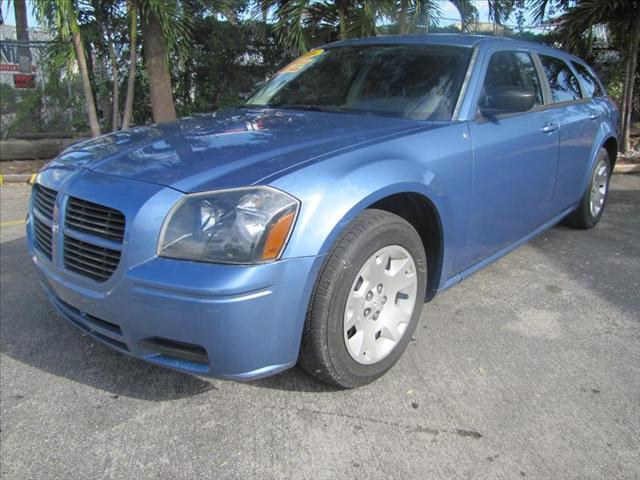 2007 Dodge Magnum 1500 135 WB Base