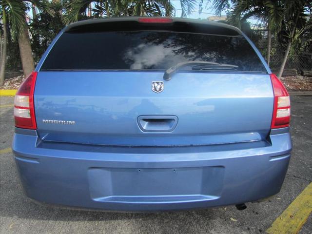 2007 Dodge Magnum 1500 135 WB Base