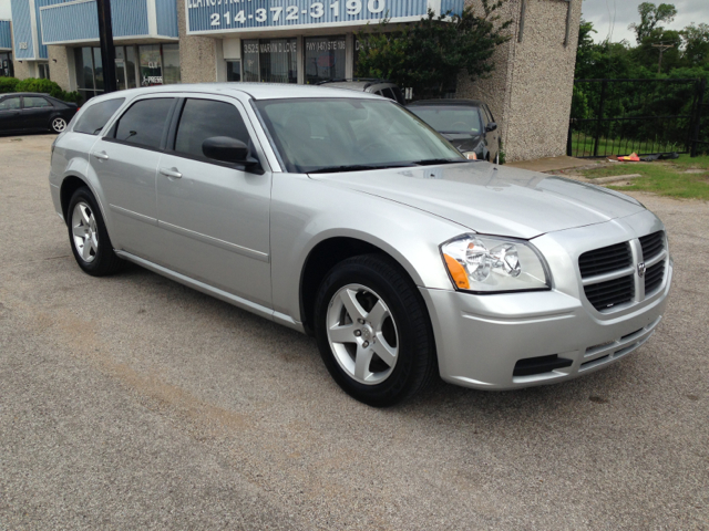 2007 Dodge Magnum SE