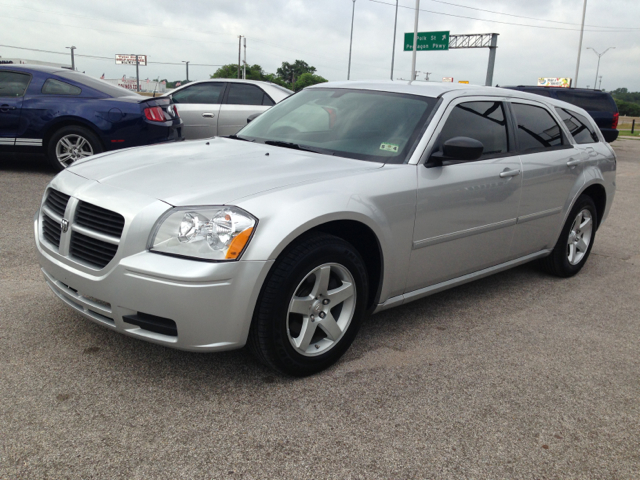 2007 Dodge Magnum SE