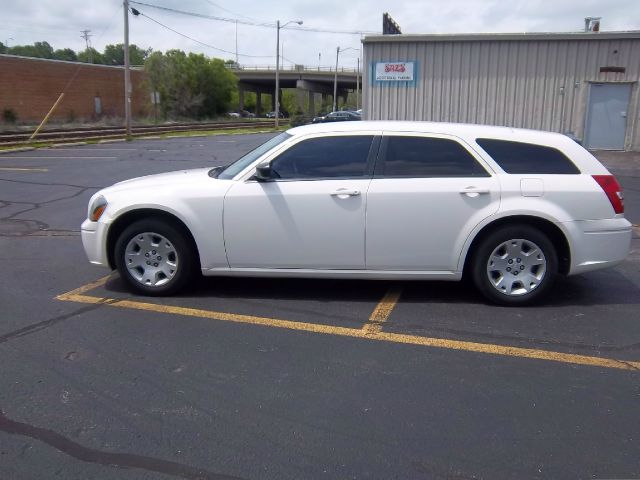 2007 Dodge Magnum SE