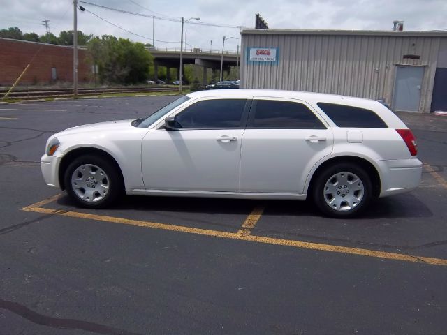 2007 Dodge Magnum SE