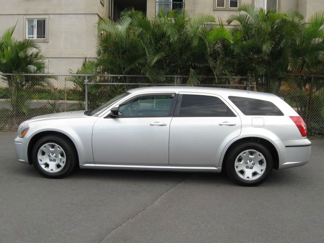 2007 Dodge Magnum SE