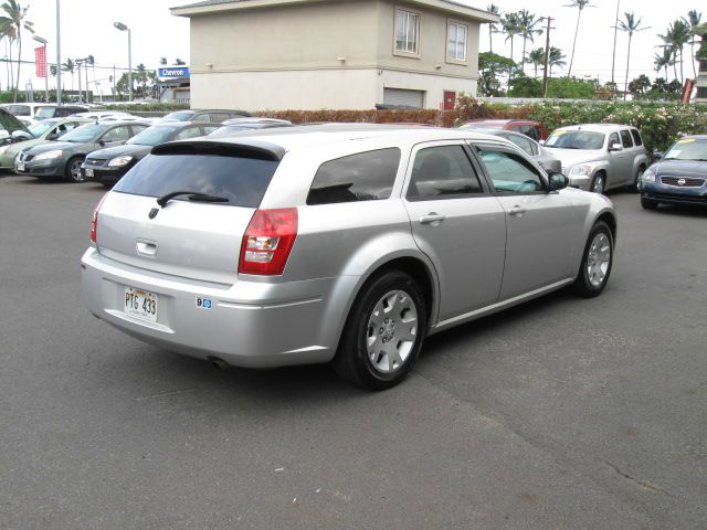 2007 Dodge Magnum SE