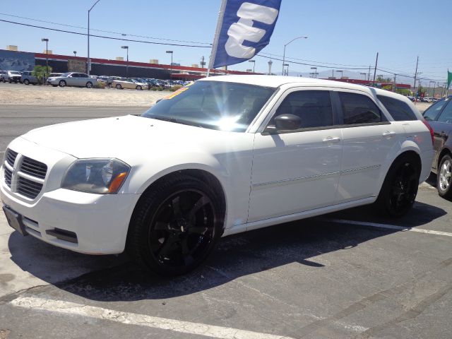 2007 Dodge Magnum SE