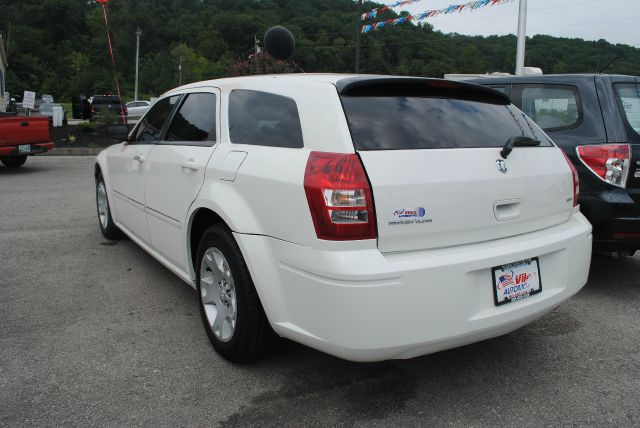 2007 Dodge Magnum S