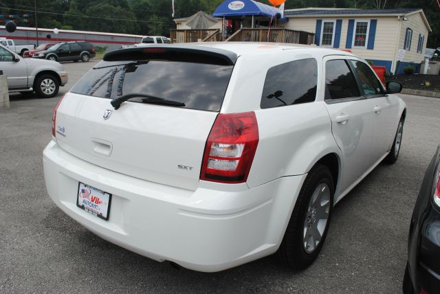 2007 Dodge Magnum S