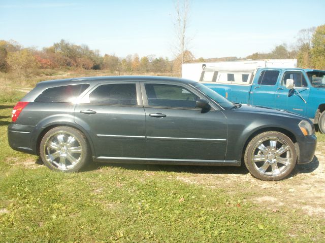 2007 Dodge Magnum SE