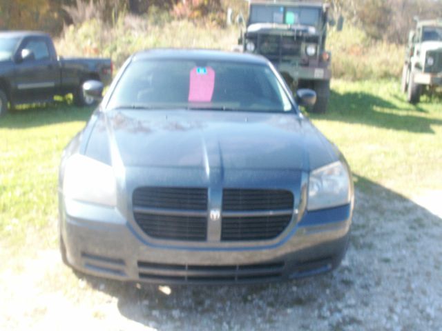 2007 Dodge Magnum SE