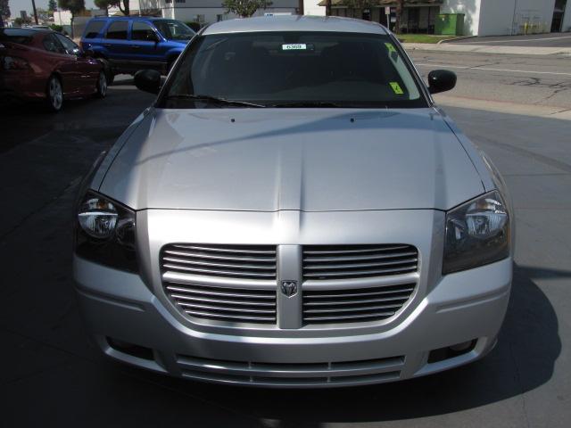 2007 Dodge Magnum Awd,roof,luxury