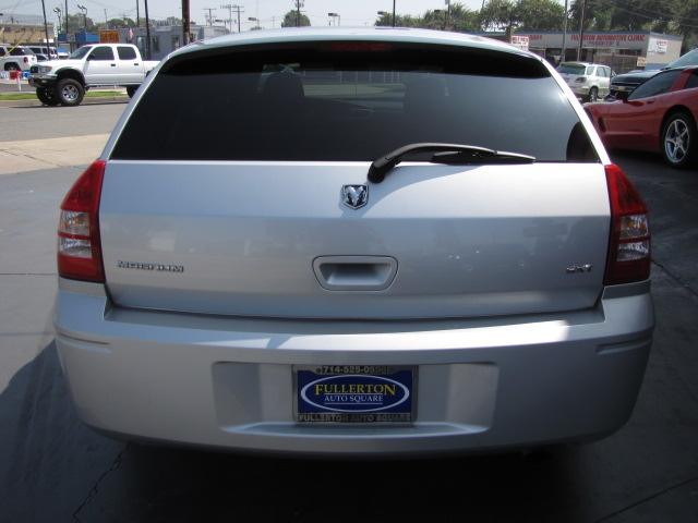 2007 Dodge Magnum Awd,roof,luxury