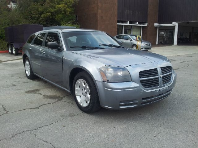 2007 Dodge Magnum SE