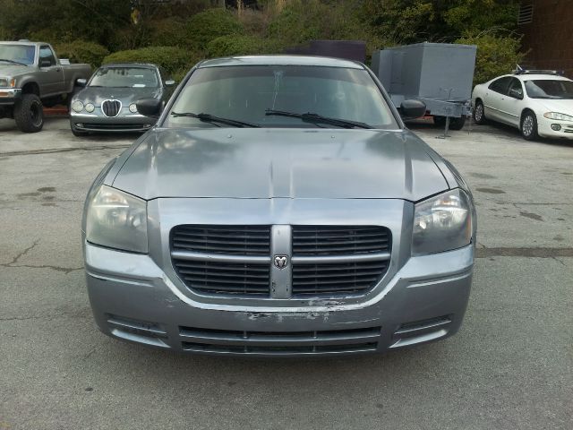 2007 Dodge Magnum SE