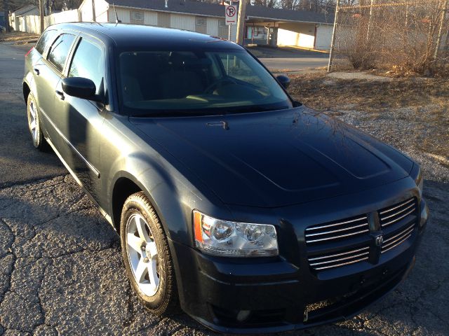 2008 Dodge Magnum S