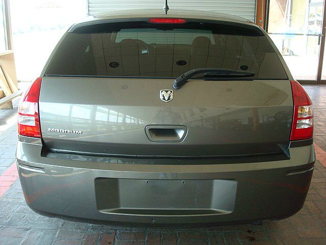 2008 Dodge Magnum Base