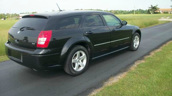 2008 Dodge Magnum S