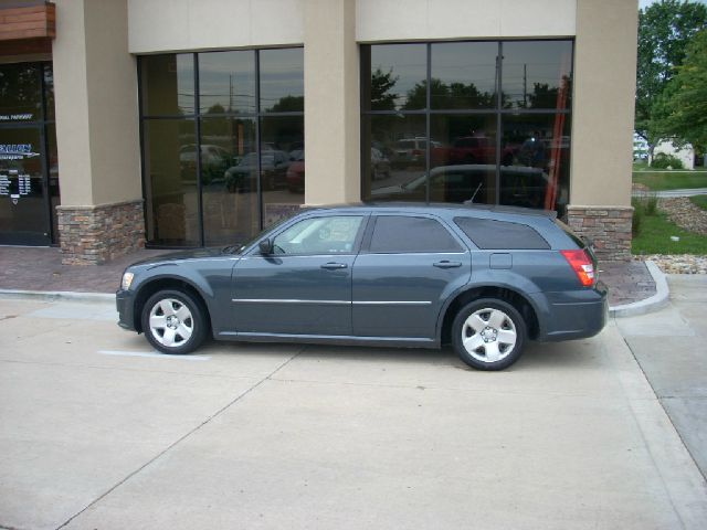 2008 Dodge Magnum S