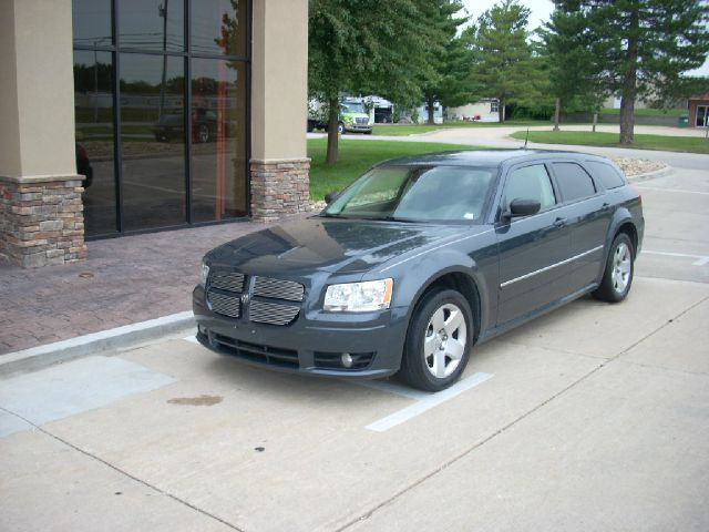 2008 Dodge Magnum S