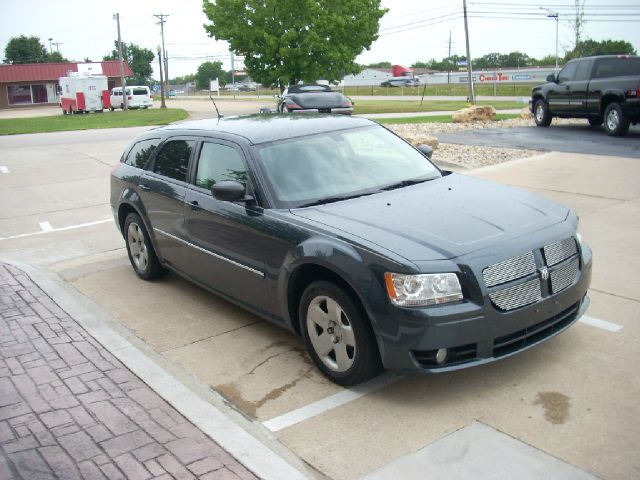 2008 Dodge Magnum S