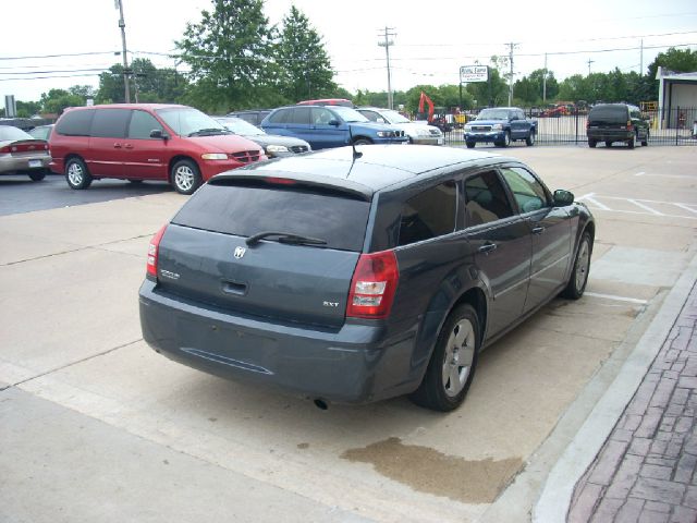 2008 Dodge Magnum S