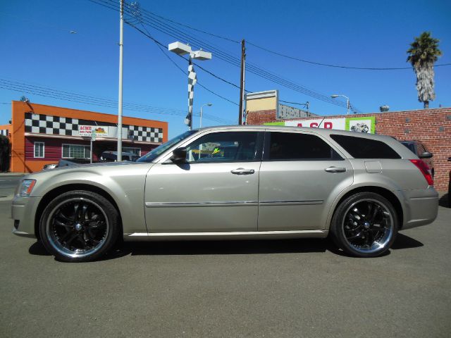 2008 Dodge Magnum S