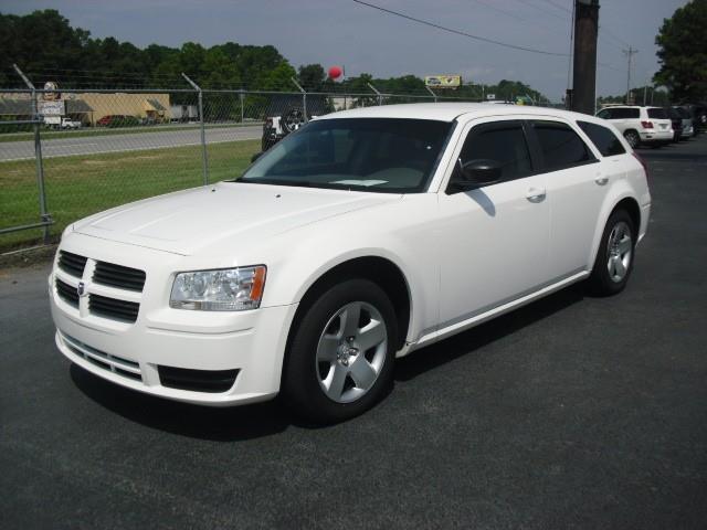 2008 Dodge Magnum SE