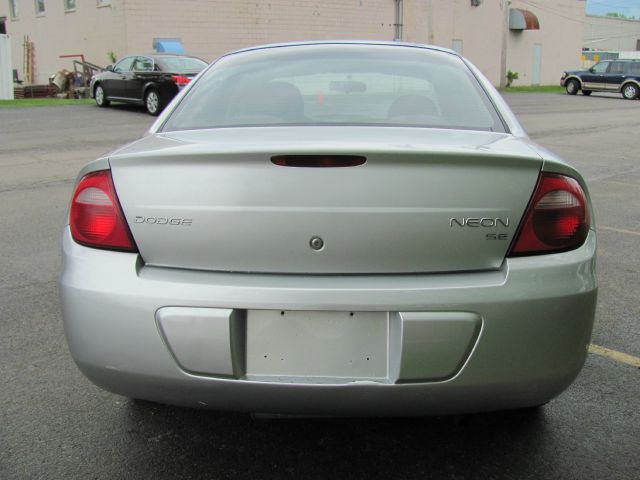 2003 Dodge Neon SE