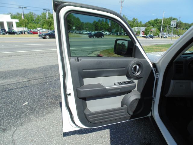 2007 Dodge Nitro Wagon SE