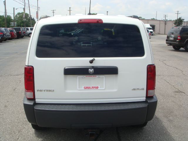 2007 Dodge Nitro Wolfsburg Edition Sedan