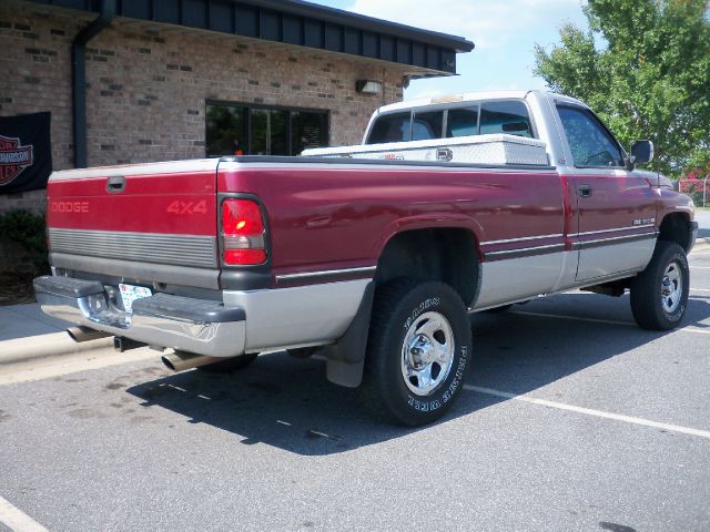 1995 Dodge Ram 1500 4dr Sdn I4 Auto LE With Sunroof