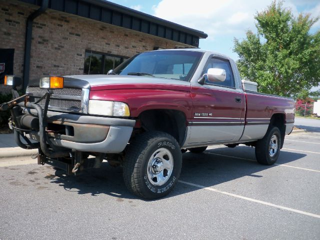 1995 Dodge Ram 1500 4dr Sdn I4 Auto LE With Sunroof