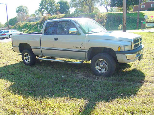 1997 Dodge Ram 1500 S AWD 3.5L V/6 5-pass