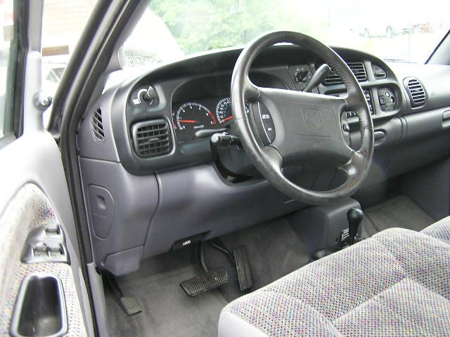 1998 Dodge Ram 1500 4dr Sdn Custom Sedan