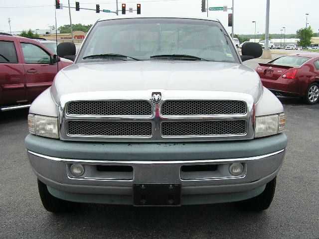 1998 Dodge Ram 1500 4dr Sdn Custom Sedan