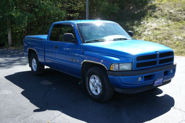 1998 Dodge Ram 1500 4DR SDN XLE AT