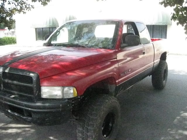 1999 Dodge Ram 1500 4DR SDN V6 AUTO SE (GS) Sedan