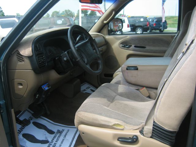 1999 Dodge Ram 1500 C1500 LS