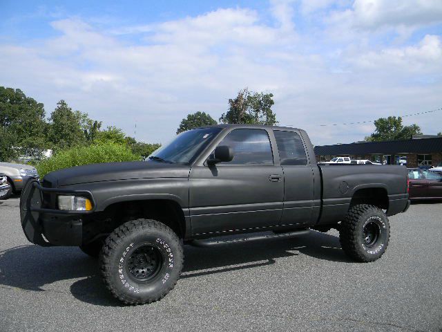 1999 Dodge Ram 1500 Reg Cab 111.2 Inch WB LS Z71 4x4 Truck