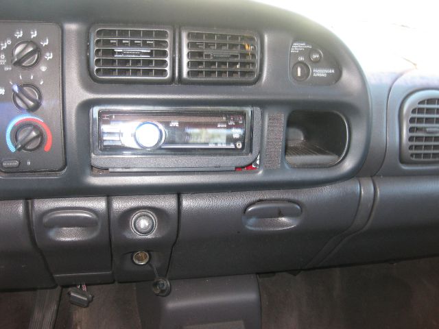 1999 Dodge Ram 1500 C1500 LS