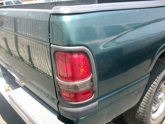 2000 Dodge Ram 1500 Lariat 4D Crew Cab Truck