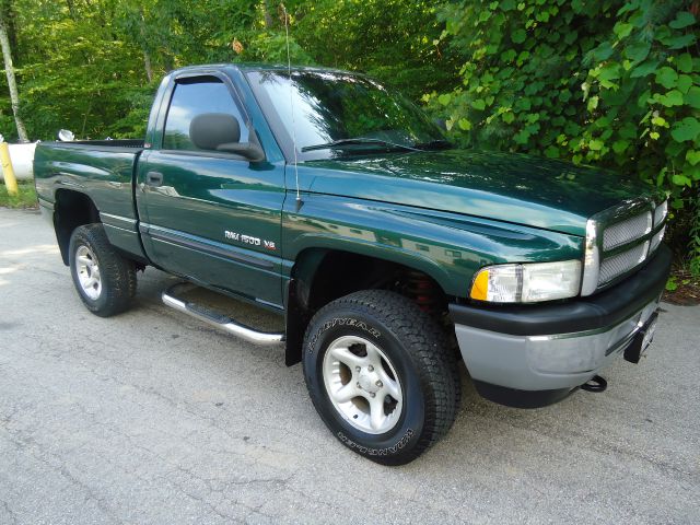 2001 Dodge Ram 1500 Sport 2D Utility